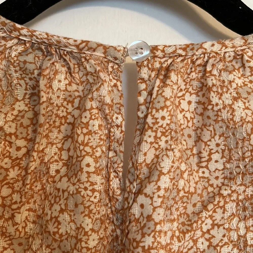 Universal Thread Top - Size Large - Picture 3 of 3